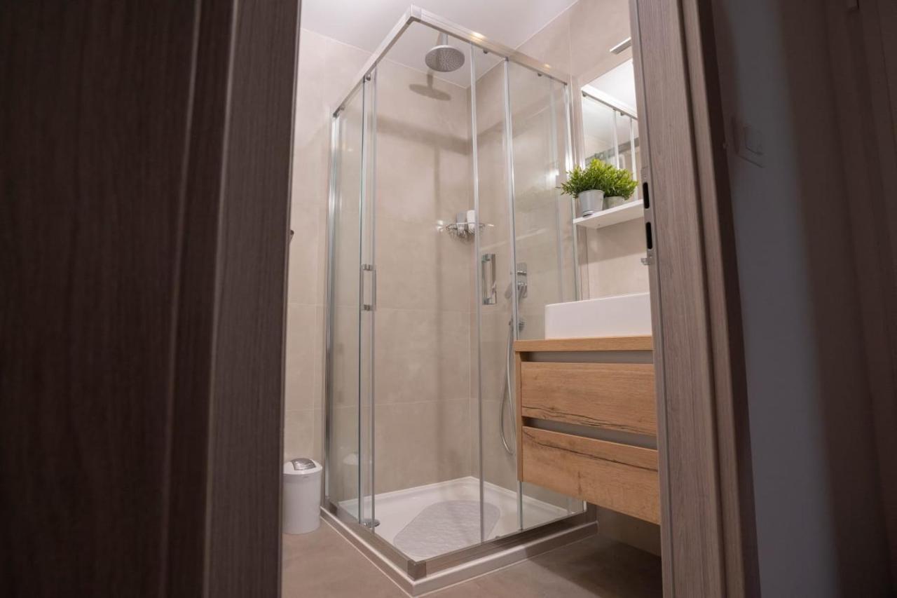 Apartmani Lara Baska Voda Luaran gambar